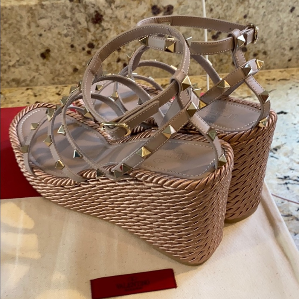Gorgeous Valentino Leather Espadrille wedge sandal - Picture 6 of 17